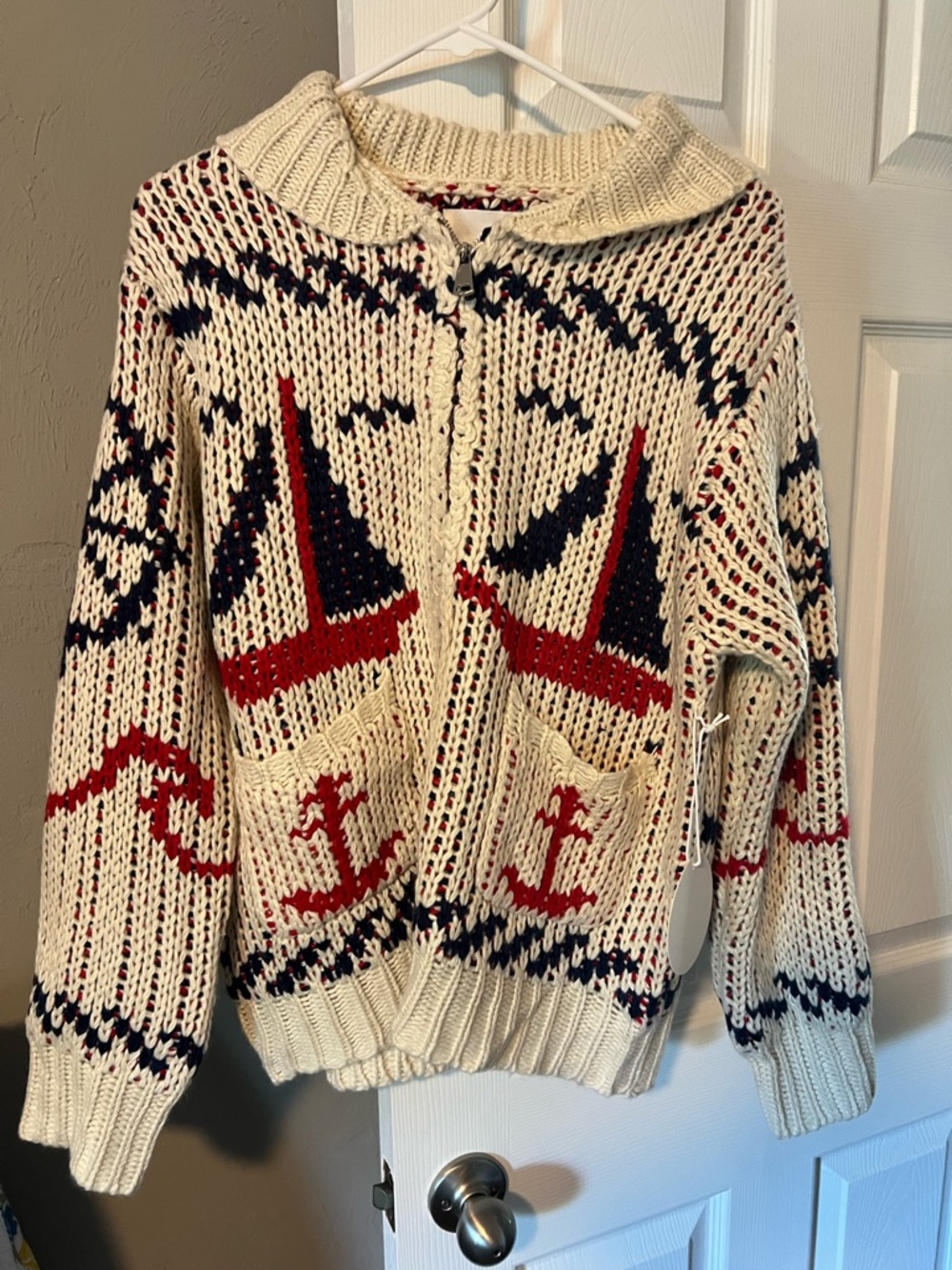 Women’s zip up sweater